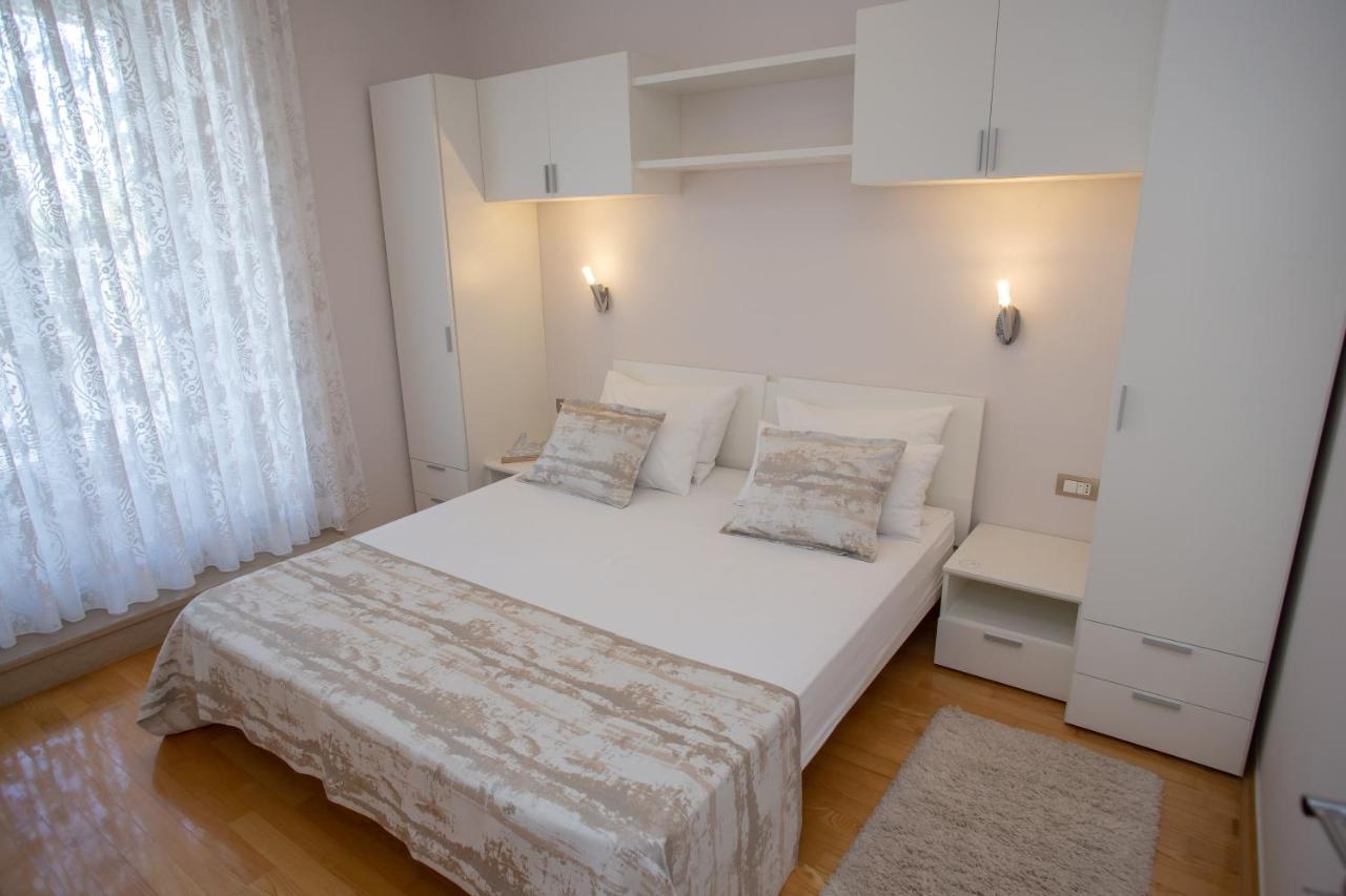 Pool Terrace Sea View Sarkic Apartment Novalja Exterior foto